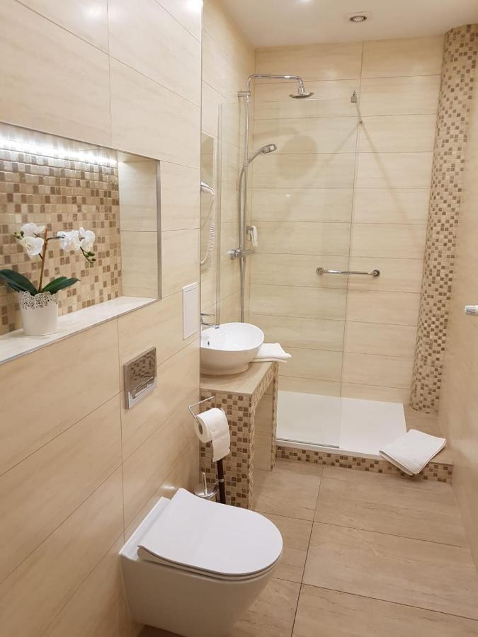 Kaja Apartamenty Legnica Buitenkant foto