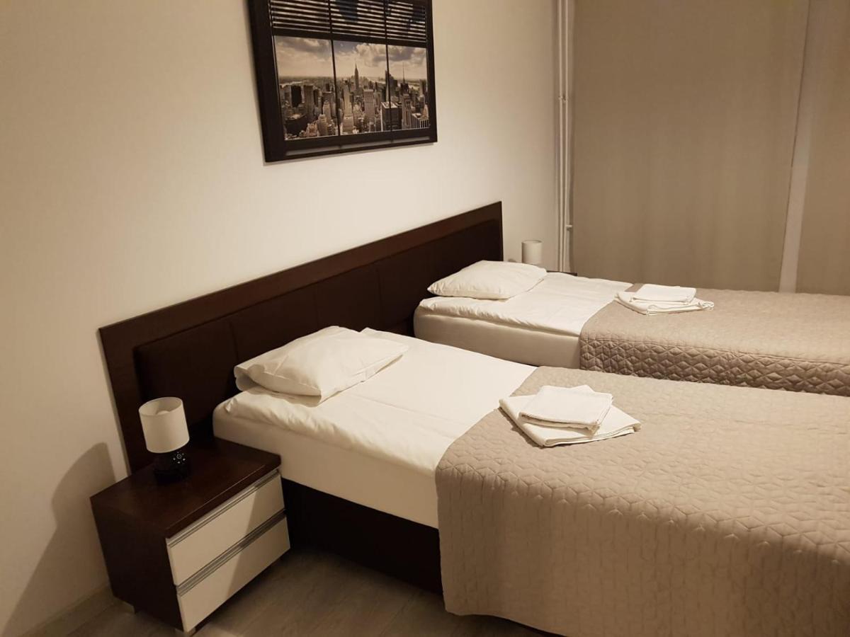 Kaja Apartamenty Legnica Buitenkant foto