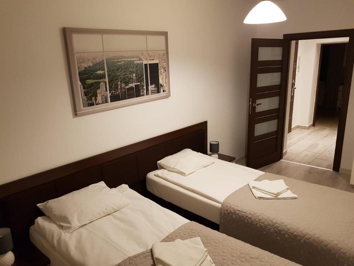 Kaja Apartamenty Legnica Buitenkant foto